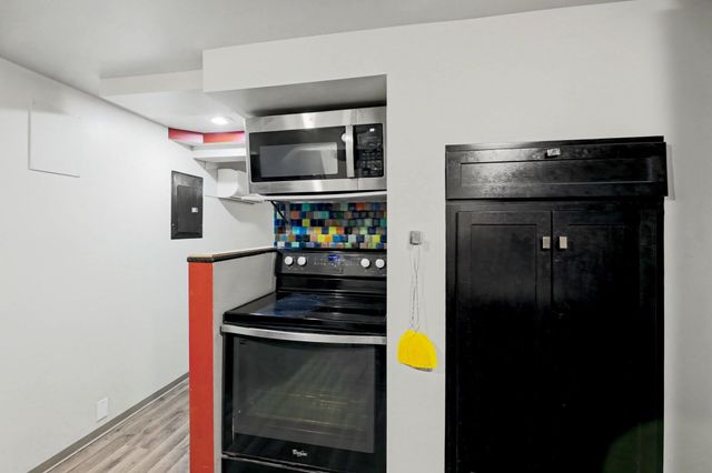 1034 N Estelle Ave, Wichita, KS 67214