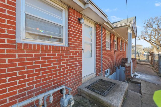 1034 N Estelle Ave, Wichita, KS 67214