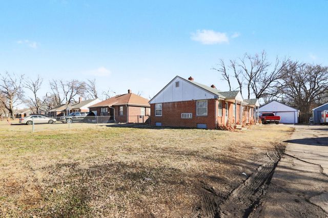 1034 N Estelle Ave, Wichita, KS 67214