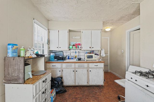 1034 N Estelle Ave, Wichita, KS 67214