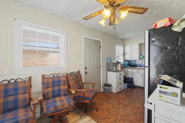 1034 N Estelle Ave, Wichita, KS 67214