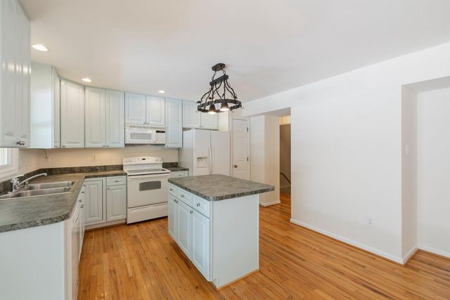 6934 MEADOWLAKE RD, New Market, MD 21774