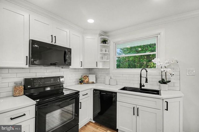 2217 N EARLEY ST, Alexandria, VA 22302