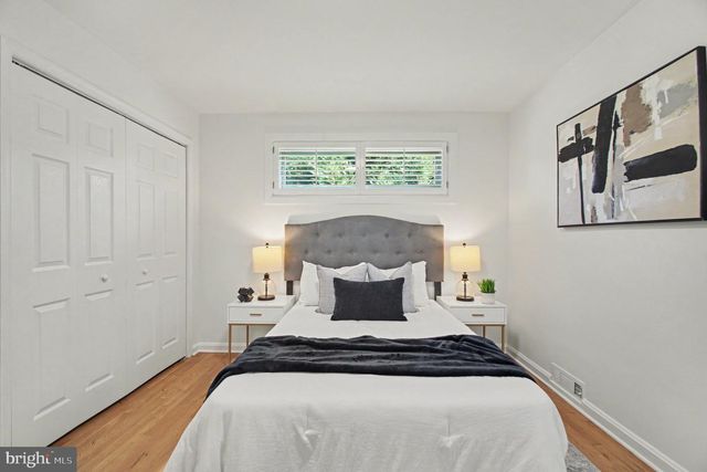 2217 N EARLEY ST, Alexandria, VA 22302