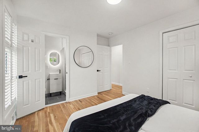 2217 N EARLEY ST, Alexandria, VA 22302