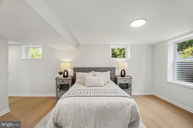 2217 N EARLEY ST, Alexandria, VA 22302