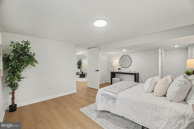 2217 N EARLEY ST, Alexandria, VA 22302