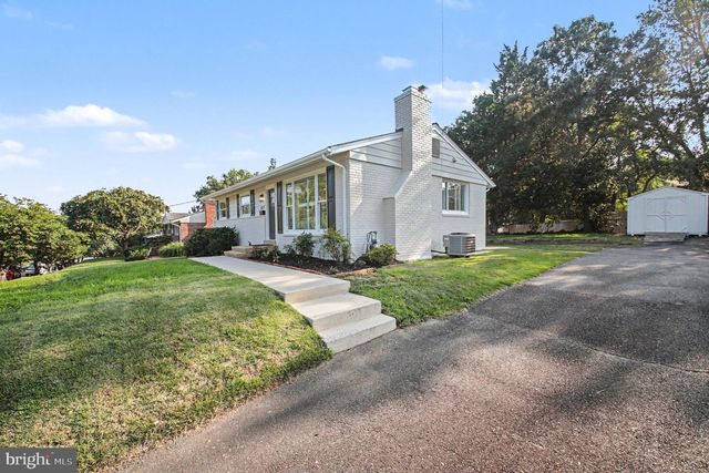 2217 N EARLEY ST, Alexandria, VA 22302