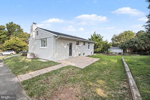 2217 N EARLEY ST, Alexandria, VA 22302