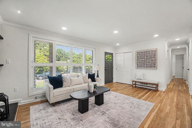 2217 N EARLEY ST, Alexandria, VA 22302