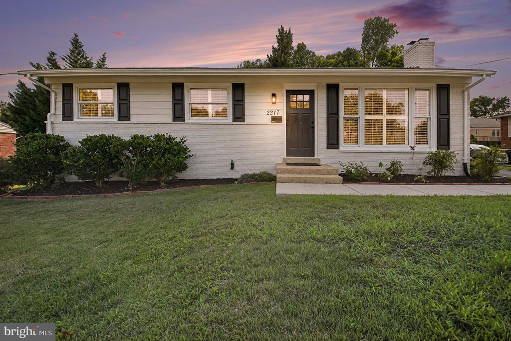 2217 N EARLEY ST, Alexandria, VA 22302