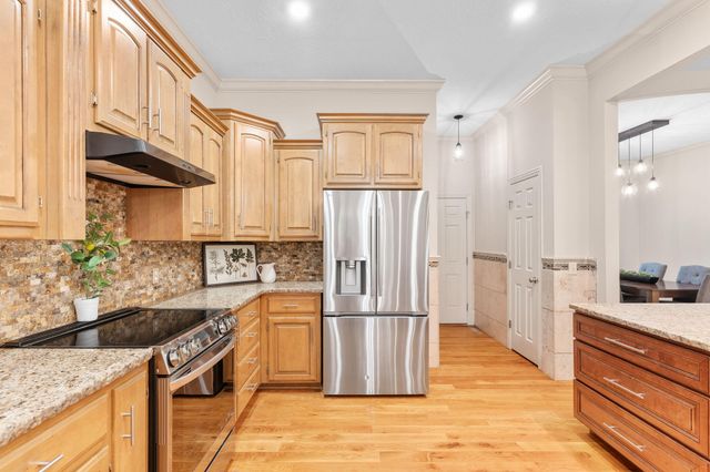 5174 S Clifton Avenue, Springfield, MO 65810