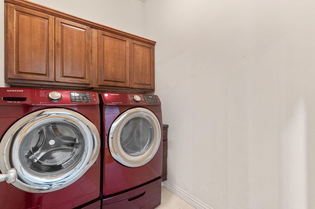 5174 S Clifton Avenue, Springfield, MO 65810