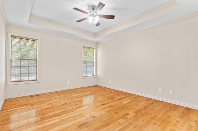 5174 S Clifton Avenue, Springfield, MO 65810