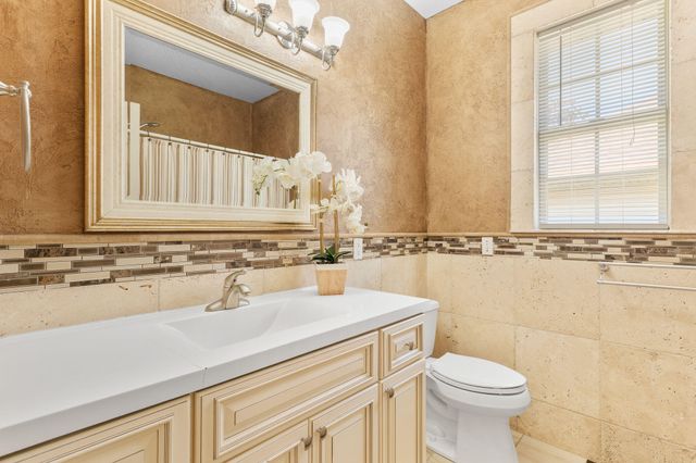 5174 S Clifton Avenue, Springfield, MO 65810