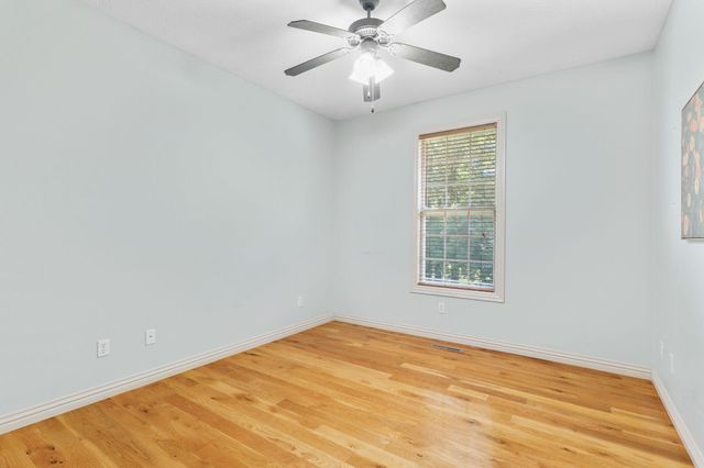 5174 S Clifton Avenue, Springfield, MO 65810