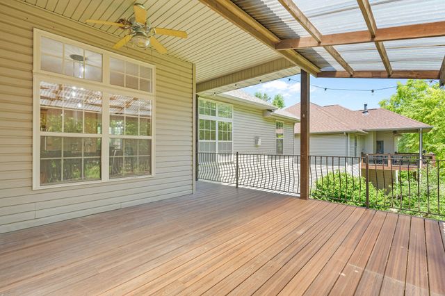 5174 S Clifton Avenue, Springfield, MO 65810
