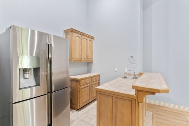 5174 S Clifton Avenue, Springfield, MO 65810