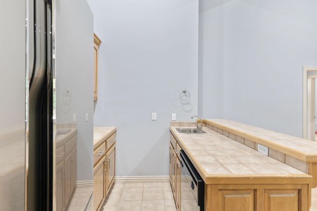 5174 S Clifton Avenue, Springfield, MO 65810