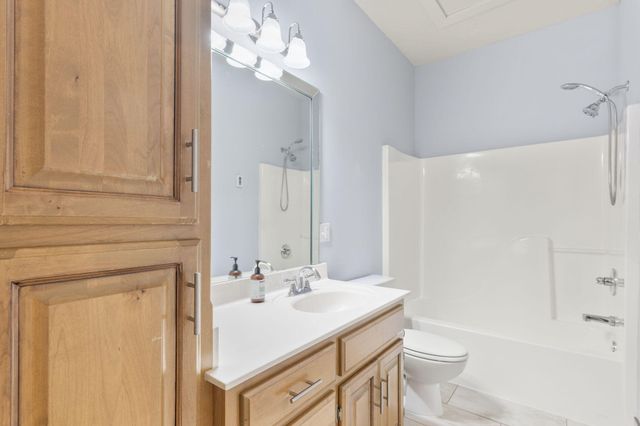 5174 S Clifton Avenue, Springfield, MO 65810