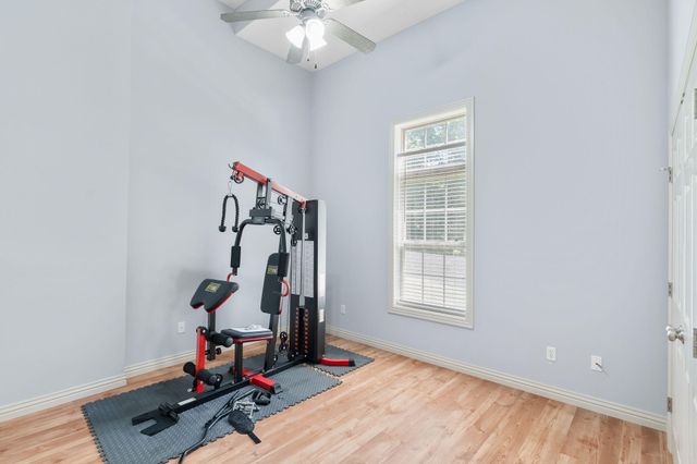 5174 S Clifton Avenue, Springfield, MO 65810