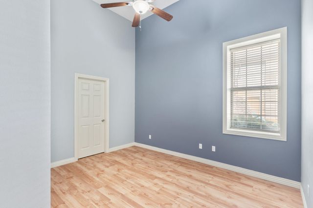 5174 S Clifton Avenue, Springfield, MO 65810