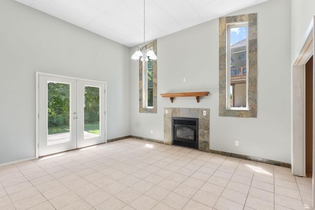 5174 S Clifton Avenue, Springfield, MO 65810