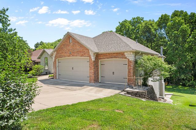 5174 S Clifton Avenue, Springfield, MO 65810