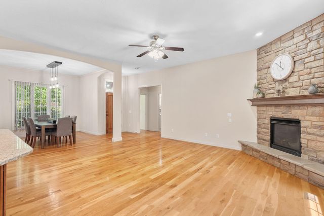 5174 S Clifton Avenue, Springfield, MO 65810