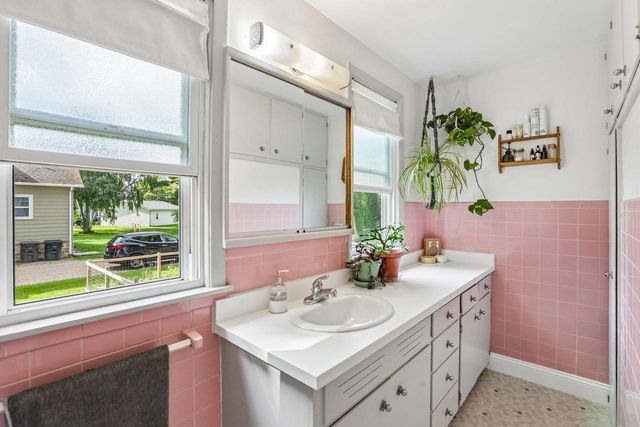 400 E Washington STREET, Lake Mills, WI 53551