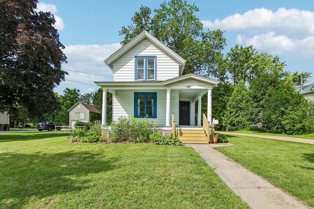 400 E Washington STREET, Lake Mills, WI 53551