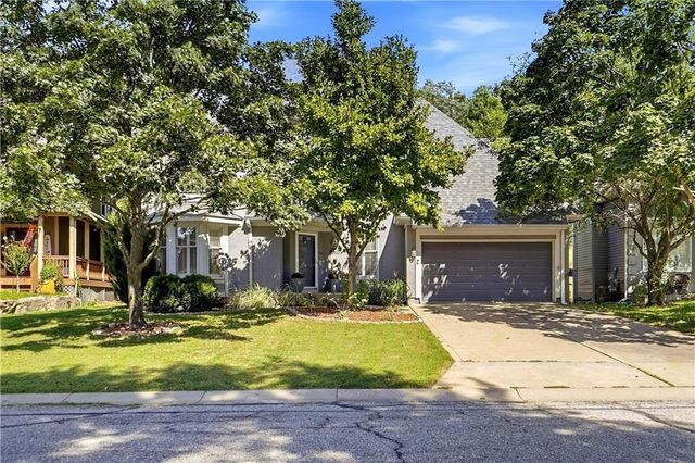 6355 Walker Street, Shawnee, KS 66218