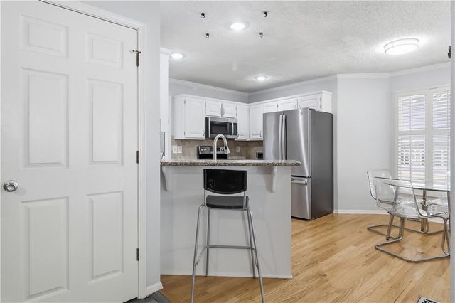 6355 Walker Street, Shawnee, KS 66218