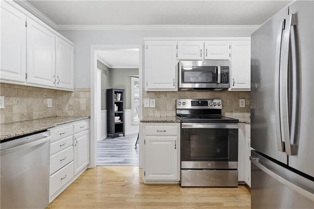 6355 Walker Street, Shawnee, KS 66218
