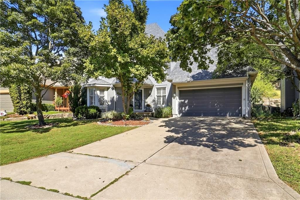 6355 Walker Street, Shawnee, KS 66218