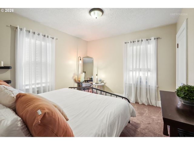 514 N COLLEGE St, Newberg, OR 97132