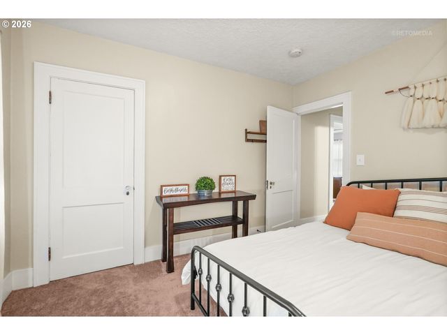 514 N COLLEGE St, Newberg, OR 97132