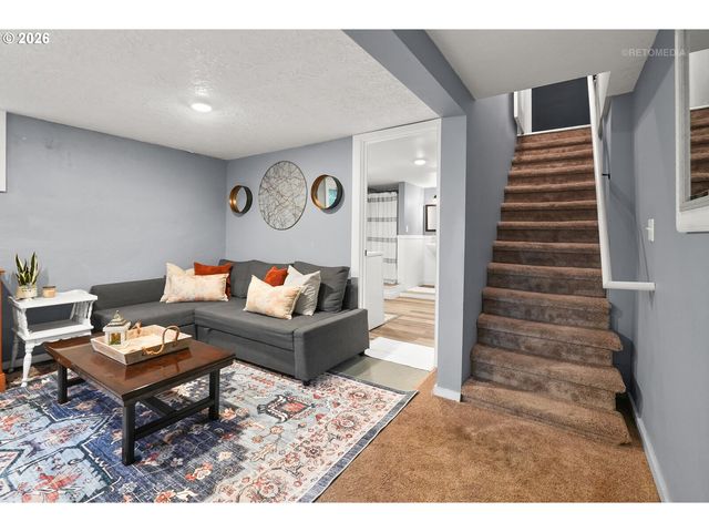 514 N COLLEGE St, Newberg, OR 97132