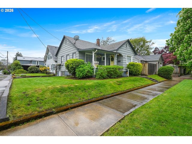 514 N COLLEGE St, Newberg, OR 97132