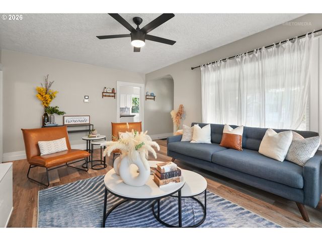 514 N COLLEGE St, Newberg, OR 97132