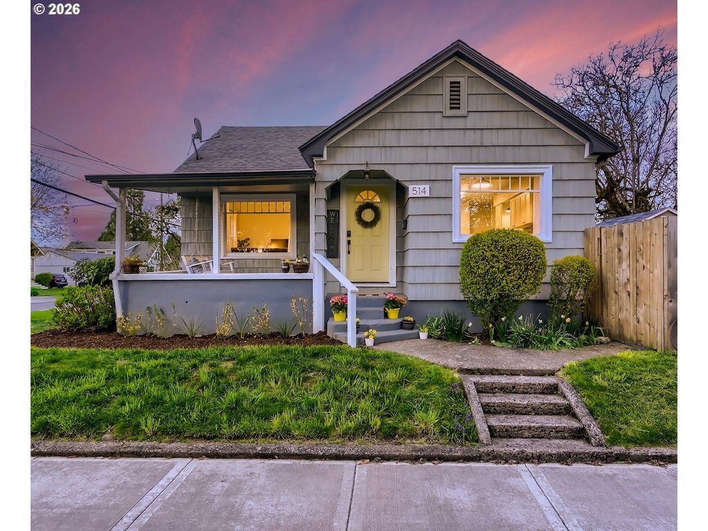 514 N COLLEGE St, Newberg, OR 97132