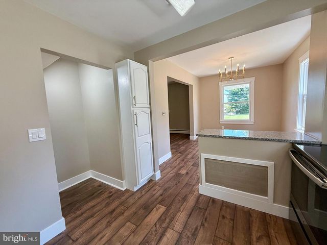 44 S PARK AVE, Mertztown, PA 19539