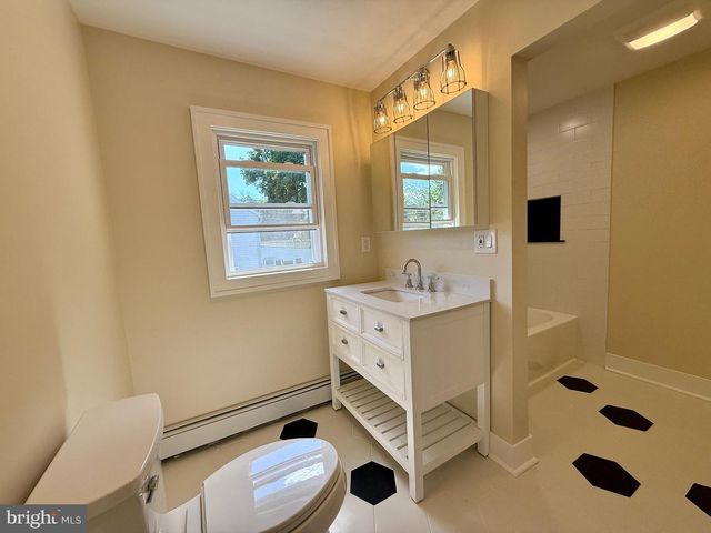 44 S PARK AVE, Mertztown, PA 19539