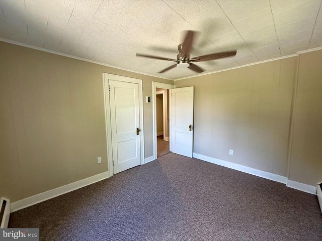 44 S PARK AVE, Mertztown, PA 19539