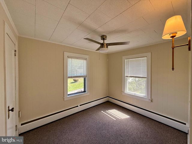 44 S PARK AVE, Mertztown, PA 19539