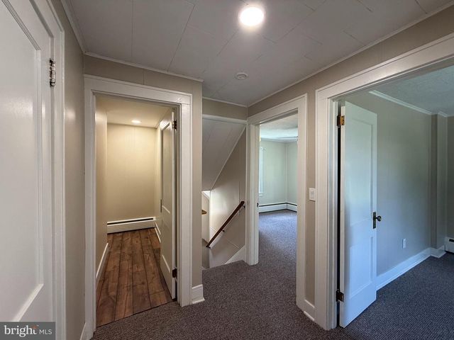 44 S PARK AVE, Mertztown, PA 19539