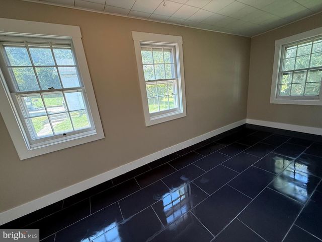 44 S PARK AVE, Mertztown, PA 19539