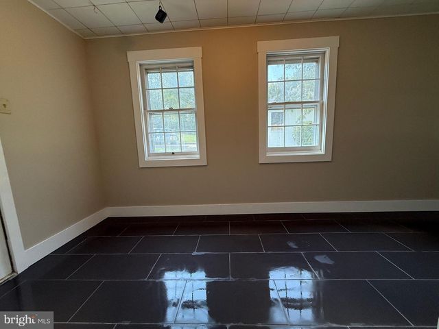 44 S PARK AVE, Mertztown, PA 19539