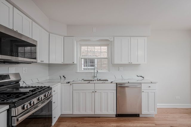 2912 N 74th Avenue, Elmwood Park, IL 60707