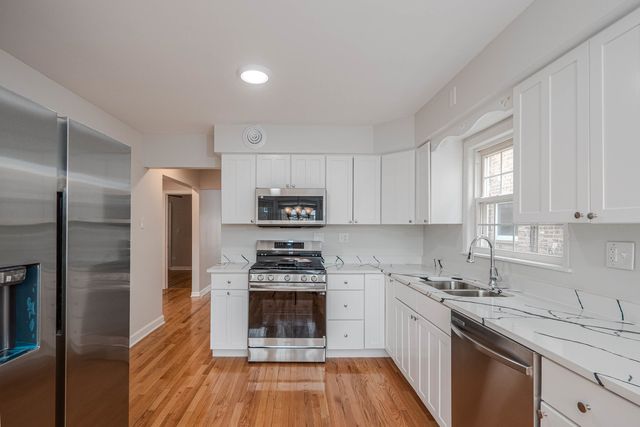 2912 N 74th Avenue, Elmwood Park, IL 60707